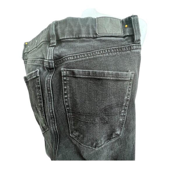 American Eagle Curvy High-Rise Ripped Jegging Jeans Size 2 | Length 27 - Picture 8 of 9